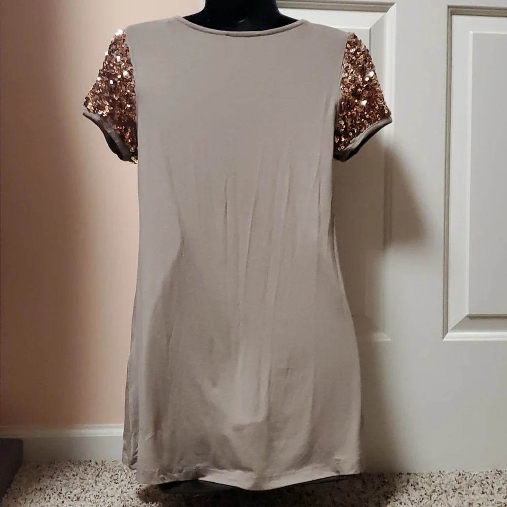 VENUS Sequin Sleeved Top NWT - Picture 6 of 9